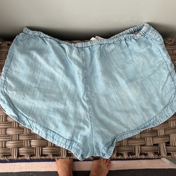 Azure Skies Size M faux denim cotton beach shorts - Picture 2 of 3